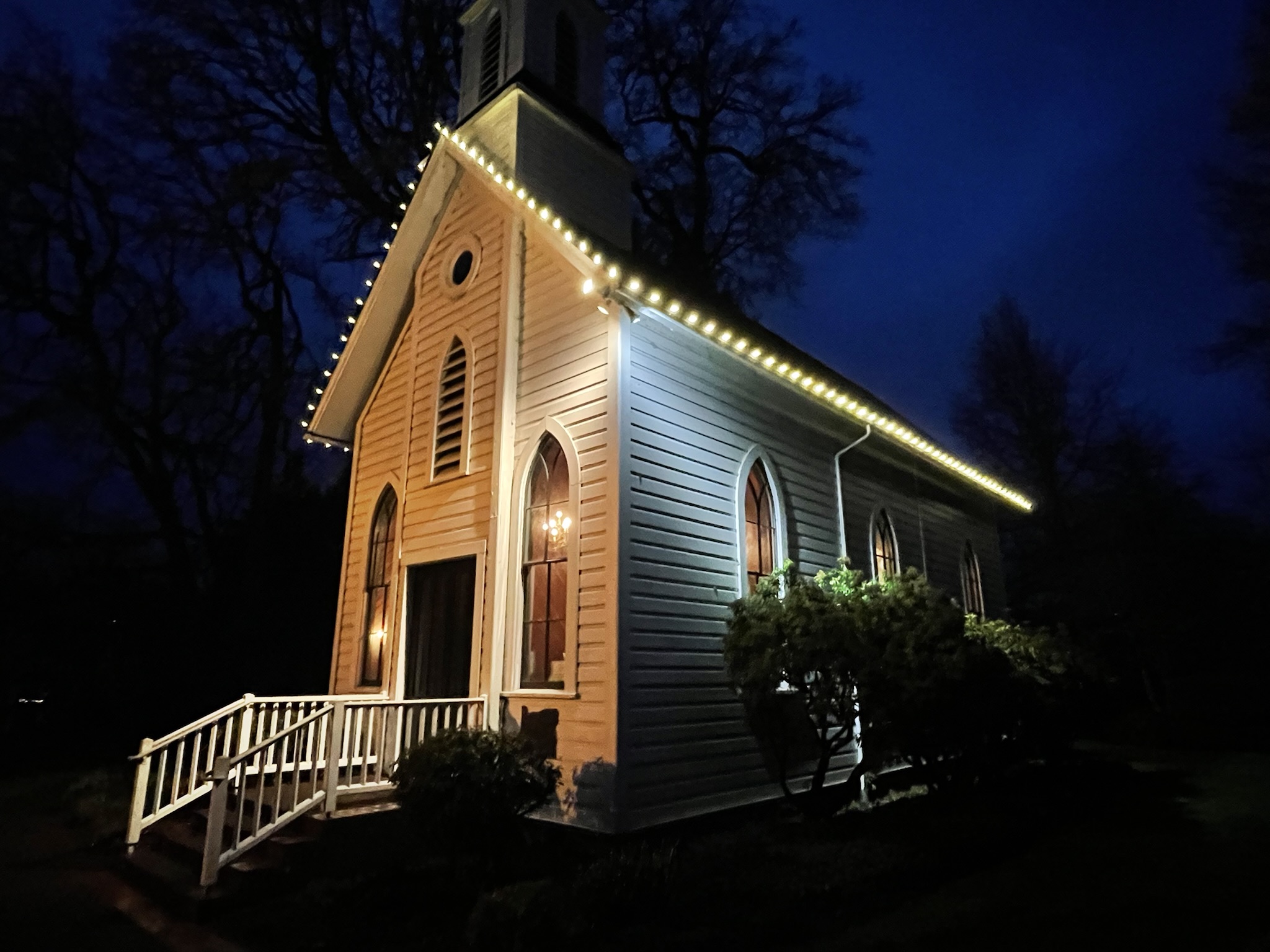 Oaks Pioneer Church Holiday Lights